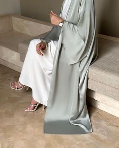 Abaya Colors, Bridal Abaya, Grey Abaya, Turhan Sultan, Abaya Cardigan, Pretty Fits, Abaya Designs Latest, Dress Islamic, Modern Abaya