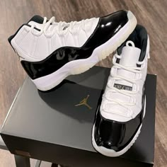 Good Shoes Jordans 11, Nike Collection, Bedazzled Shoes, Jordan 11s, Sneaker Design, Athletic Clothes