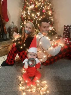 9 Month Christmas Pictures, 9 Month Old Christmas Photos, Christmas Card Photo Ideas Toddler And Baby, Little Boy Christmas Pictures, Funny Baby Christmas Photos, Christmas Picture Props Outdoor, Elf On The Shelf Ideas Baby Photoshoot, 9 Month Old Christmas Pictures, Baby Elf Photoshoot