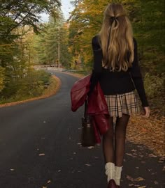 Fall Aesthetic Outfit, Chique Outfits, Lily Rose Depp, American Beauty, Fall Fits, Autumn Outfits