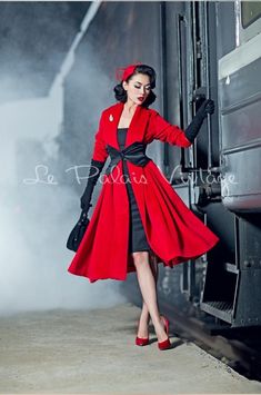 Loose Coat, Chique Outfits, Retro Mode, Retro Clothing, Vestidos Vintage, Red Coat, Vintage Elegant, 50s Fashion