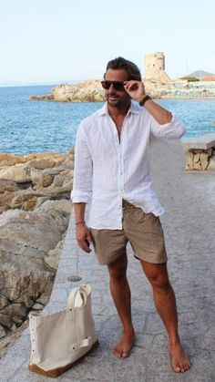 Vacation Outfits Men, Ibiza Outfits, Summer Trends Outfits, Summer Fashion Trends, Men Fashion Casual Outfits, Summer Outfits Men, Mens Fashion Summer, Mens Casual Outfits