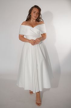 Plus Size Satin Midi Wedding Dress Cameron - Olivia Bottega Olivia Bottega, Courthouse Wedding Dress, Midi Wedding Dress, Satin Bridal Gowns, Civil Wedding Dresses, Tea Length Wedding, Curvy Bride, Wedding Reception Dress, Tea Length Wedding Dress