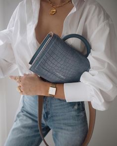 Diy Fashion Photography, Minimal Chic Style, So Good, Purse Outfit, Photography Bags, Cooler Style, Style Tips, Macadamia, Stylish Bag