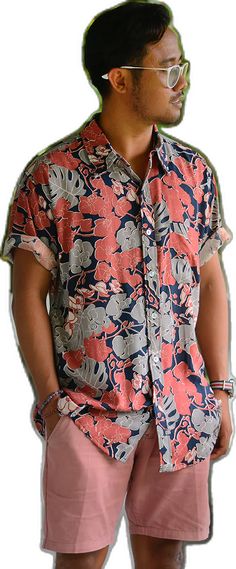 Short Sleeve Summer Vacation Shirt, Casual Printed Short Sleeve Beach Shirt, Printed Short Sleeve Shirt With Relaxed Fit For Summer, Casual Short Sleeve Shirt With Floral Print For Vacation, Floral Print Short Sleeve Beach Shirt For Spring, Short Sleeve Floral Shirt For Spring Beach, Beach Shirt With Relaxed Fit And Camp Collar, Spring Beach Short Sleeve Shirt With Floral Print, Casual Hibiscus Print Shirt