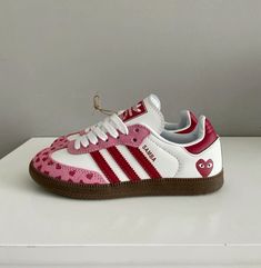 CDG X Adidas samba OG collab in pink in red RARE Adidas Samba Pink, Red Sambas, Shoes Samba, Samba Adidas, Samba Shoes, Pretty Sneakers, Trendy Shoes Sneakers, Preppy Shoes