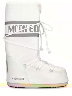 Nylon upper. Drawstring at collar. Front lace-up closure. Logo details. Waterproof. Removable thermal lining. Synthetic padding. EVA rubber sole. SIZING:,39 = 39/41,42 = 42/44,45 = 45/47 Waterproof Lace-up Nylon Boots, High-top Insulated Nylon Boots, Functional White High-top Boots, Functional White Outdoor Boots, Nylon Round Toe Boots For Winter Sports, Sporty Nylon Winter Boots, Sporty Winter Nylon Boots, White Sporty Boots For Winter, White Boots For Winter Sports