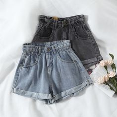 Womens High Waisted Shorts, High Waist Denim Shorts, High Waist Denim, Hot Shorts, Black Denim Jeans, Jeans Material, Shorts Women, Short Jeans, High Waisted Shorts Denim