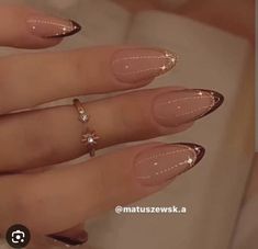 Pointy Short Nails, Pointy Almond Nails Short, Short Pointy Nails Almond, Debut Nails, Pointy Almond Nails, New Years Eve Nail Art, Pointy Almond, New Years Eve Nail, Almond Nails Short