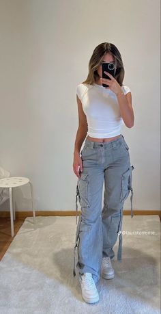 Celana Fashion, Grey Cargo Pants, Mode Zara, Simple Trendy Outfits, Cute Everyday Outfits, Really Cute Outfits