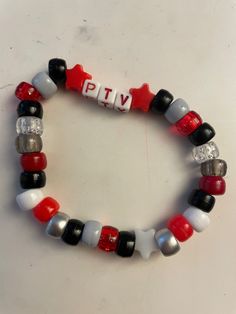 Band Kandi Bracelets, Kandi Singles Ideas Emo, Pierce The Veil Kandi, Pierce The Veil Bracelet, Emo Perler Bead Patterns, Scene Bracelets, Scene Kandi, Music Bracelet