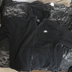 Medium ( Fits Perfect For A Medium May Fit Small A Bit Better Though) Zip Up Vintage Feel. No Signs Of Wear No Dark Spots Or Marks Or Loose Stitches No Smell No Bleaches Or Stains Brand New Conditions Nike Clothes Mens, Black Nike Hoodie, Young Mens Fashion, Inspo Fits, Cut Hoodie, Nike Fleece, Nike Zip Up, Mens Outfit Inspiration, Nike Hoodie