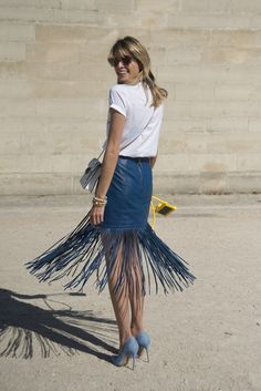 Helena Bordon Images Leather A Line Skirt, T Shirt Branca, Like Mother Like Daughter, Style Muse, Whimsical Fashion, Womens Clothes, Street Style Chic, Fashion Week Street Style, Street Style Looks