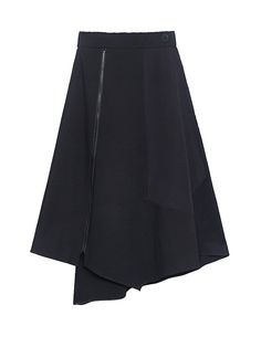 El borde moderno se une a la elegancia atemporal

 Descubre el encanto de la Falda Larga Techwear Negra . Donde el diseño de vanguardia se combina sin esfuerzo con una sofisticación eterna, esta pieza está diseñada para la mujer que se atreve a redefinir los estándares de estilo.

 Inmersa en un tono negro clásico, esta falda es un testimonio de la moda atemporal. Con talle imperio y silueta asimétrica , capta la atención sin esforzarse. Detallado con una cremallera irregular , fusiona a la per Techwear Skirt, Sleeveless Short Dress, Empire Waistline, Hem Skirt, Long Shirt Dress, Linnet, Fashion Seasons, City Style, Zipper Detail