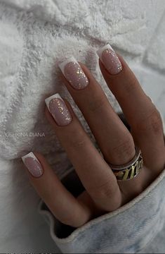 Unghie Nail Art, Neutral Nails, Pretty Acrylic Nails, Chic Nails, Short Acrylic Nails, Matte Nails, Rhinestone Nails