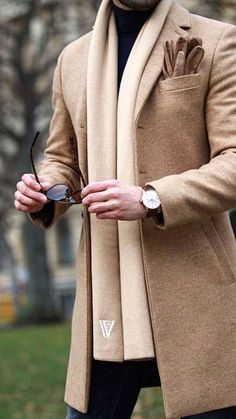 Stay Stylish This Winter: 20+ Top Winter Outfits for Men 21 Smart Casual Winter Outfits, Office Old Money, Old Money Fashion, Money Fashion, Mens Fashion Smart, Hipster Mens Fashion, Fashion Suits For Men, Winter Outfits Men, Fashion For Men