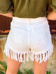 HELLO BRIDES!!! Looking for some cute yet unique shorts? Look no further, SGA has you covered. These denim shorts are a must have and we'll tell you why. They feature the most unique distressing along with a little glam.. SEQUINS! Who doesn't love sequins? The sequin detailing is on the front and the back pockets. Curly fringe detailing on the hem. They are a mid rise fit with no stretch. Abby is 5'7 wearing the small making these true to size. GENERAL SIZE CHART: 2-4 SMALL, 6-8 MEDIUM, 10-12 LA Curly Fringe, High Waist Denim Shorts, Sequin Patch, High Waist Denim, Beige Style, Knit Infinity Scarf, High Waisted Shorts Denim, Denim Shorts Women, Comfy Fits