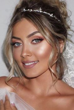 Makeup Ideas For Blue Eyes, Wedding Makeup For Brunettes, Bridal Makeup Ideas, Wedding Eye Makeup, Brunette Makeup, Wedding Makeup Ideas, Wedding Glam