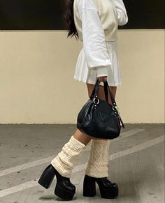 Leg Warmer Outfit, Platform Heels Outfit, Diy Vetement, Chunky High Heels, Mary Jane Pumps, Pumps Shoes, Warm Outfits