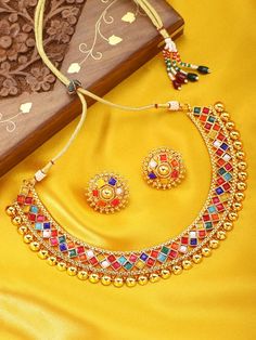 Best Artificial Bridal jewellery Sets To Buy Online With Prices Bridal Jewellery Ideas, Bridal Jewellery Online, Fresh Flower Jewelry, Wedding Jewelry Sets Bridal Jewellery, Work Necklaces, Wedding Jewelry Set