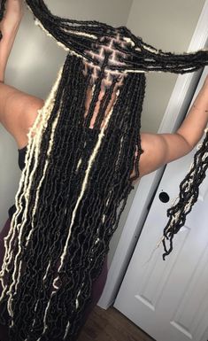 Dreads With Weave, Fox Locs With Color, Soft Locs Small Parts, Medium Soft Locs With Color, Blonde Peekaboo Locs, Soft Locs Parts, Big Soft Locs, Long Faux Locs With Color, Locs Hairstyles For Women Weave