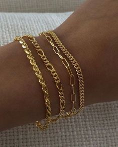 Wrist Stack Jewelry, Bracelets On Wrist, Pretty Stacks, Gold Jewelry Bracelets, Accessories Styling, Rings And Bracelets, Jewelry Fashion Trends