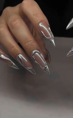 Silver Nails Coffin Shape, Chrome Nails Silver, Glamorous Birthday, Chrome Nail Designs, Silver Nail Art, Long Nail Art, Chrome Nails Designs, Chrome Nail