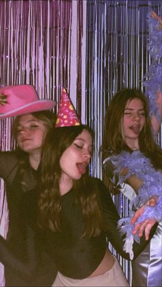 Birthday Goals, Cute Birthday Pictures, Birthday Babe, Party Photoshoot, Bday Party Theme, Bff Photoshoot Poses, Bff Photoshoot, Birthday Inspo