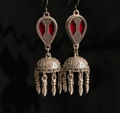 ~Handmade item~ Measurement: 8cm  in length  Material: Metal , glass  A great piece to obtain before it's gone! Kazakh Style, Belly Dance Jewelry, Dance Jewelry, Jewelry Earrings Hoops, Middle Eastern, Belly Dance, Boho Jewelry, Etsy Accessories, Accessory Gift