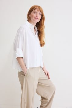 The Poplin Oversized Cropped Blouse is a contemporary twist on a classic wardrobe staple. Crafted from premium poplin fabric, this blouse effortlessly combines comfort, style, and versatility to elevate your everyday look Boyfriend Blazer, Classic Wardrobe Staples, Cropped Blouse, Classic Blazer, Classic Wardrobe, Crop Blouse, Comfort Style, Fashion Help, Poplin Fabric