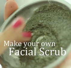 DIYs using green tea - use your brewed green tea leaves with honey and a pinch of turmeric in a facial scrub to detox and hydrate skin. Honey Rice, Honey Scrub, Tea Rice, Green Tea Leaves, Green Tea Mask, Face Scrub Homemade, Diy Facial, Facial Scrub, Homemade Beauty