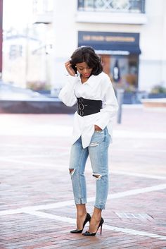 Corset And Jeans Outfit, Corset Belt Outfit, How To Wear Belts, Corset And Jeans, Corset Belts, Belt Outfit, Plus Zise, White Shirt Outfits, Corset Fashion