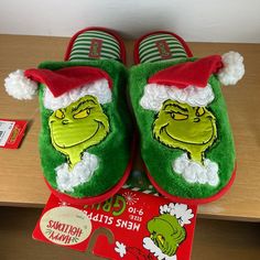 the grinch slippers are green and red