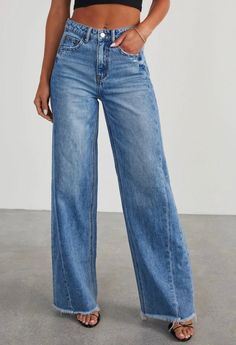 These adorable jeans are the perfect closet staple! They feature a high waisted waist, wide legged bottom, raw hem cut, and slimming leg fit! True to Size! Model is a 2/4 wearing a Small! Moda Denim, 파티 드레스, Frayed Hem Jeans, Streetwear Jeans, Jean Large, Cute Pants, Denim Patterns, High Waist Fashion, Hem Jeans