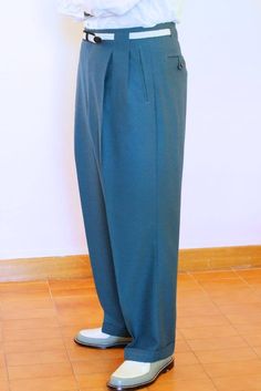 50s Pants, 1950s Mens Clothing, Mens Pleated Pants, Mens Wide Leg Pants, 1940s Mens Fashion, 50s Design, Peg Trousers, 80's Fashion, Mens Slacks