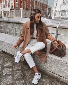 Hijab Fashion Summer, Winter Coat Outfits, Instagram Autumn, Daily Fashion Inspiration, 12 November, Cute Lazy Outfits, Lazy Outfits, Paris Outfits