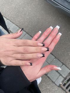 Pretty Black And White Nails, Nail Inspo That Match Everything, Black And White Nail French Tip, Acrylic Nails Black And White Tips, Matching Nails With Bff Simple, Nails For 2 Best Friends, Nail Art Black French Tips, Matching French Tip Nails Friends, Matching Nails French Tip