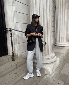 Explore 17 Must-Have Fall Athleisure Outfits for Women in 2024: Comfort Meets Style! Black Blazer 2023 Outfit, Athleisure Blazer Outfit, Baseball Hat Blazer Outfit, Black Blazer Outfit Street Styles, Grey And Black Outfits Casual, Fall Styling Outfits, Sweats With Blazer Outfit, Sport Blazer Women Outfit, Blazer Hat Outfit