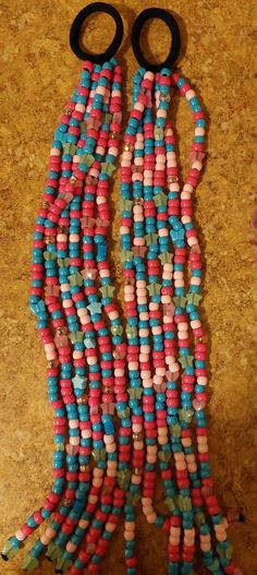 Beaded ponytails, inspired by kandi, for girls, women and kids, for any occasions Kandi Pant Chain, Cat Pony Bead Patterns, Kandi Harness Tutorial, Kandi Bead Bracelet Ideas, Kandi Glove, Kandi Goggles, What To Do With Yarn, Kandi Bracelets Patterns, Kandi Clothes