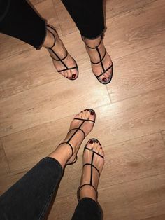 Zara Strappy, Heel Sandals Outfit, Ankle Strap Chunky Heels, Work Shoes Women, Zara Heels, Fun Heels, Prom Heels, Strappy Sandals Heels