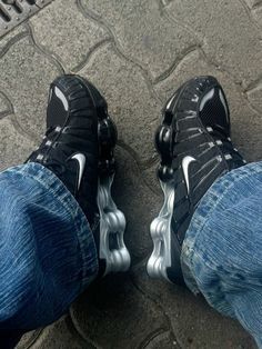 Rare Outfits, Nike Shox Tl, Bedazzled Shoes, Nike Shoes (men), Baggy Y2k, Black Metallic, Nike Pros