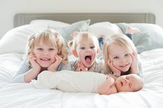 Newborn photography at home with the siblings is perfection! Photography by Brittany Cascio Newborn Sibling, Sibling Pictures, Sibling Poses, Sibling Photography, Newborn Family Photos, Sibling Photos, Newborn Poses, Foto Baby, Newborn Shoot