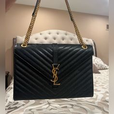 Gorgeous Black Ysl Bag Never Used Tags Still In Purse! Black Ysl Bag, Bags Ysl, Ysl Tote, Ysl Purse, Ysl Handbags, Ysl Saint Laurent, Aesthetic Bags, Saint Laurent Bags, Yves Saint Laurent Bags