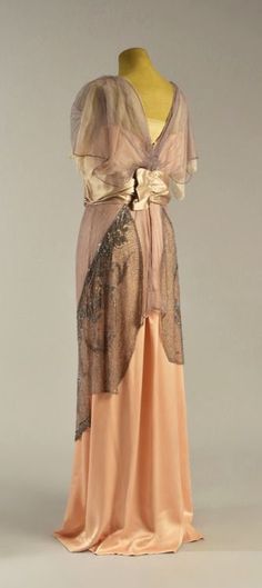 1910s Evening Gowns, 1900s Costume, Anastasia Dress, Augusta Auctions, Historic Fashion, 1920 Fashion