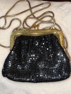 Very pretty Amanda Smith evening clutch with chain shoulder strap.  No issues with this bag. Vintage Clutch Shoulder Bag For Party, Cocktail Clutch Bag With Chain Strap, Cocktail Clutch Bags With Chain Strap, Clutch Bags With Chain Strap For Cocktail, Evening Crossbody Bag With Chain Strap, Event Clutch With Chain Strap, Rectangular Clutch With Chain Strap For Cocktail, Rectangular Cocktail Clutch With Chain Strap, Evening Clutch With Chain Strap Crossbody