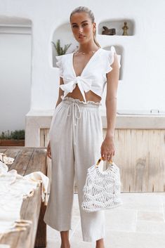 Airport Outfit Spring, Bright Outfit, Short Loungewear, Linen Blend Pants, Exclusive Clothing, Strapless Tops, Dresses By Length, Airport Outfit, International Airport