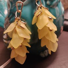 Earring With Gold Drop Elegant Yellow Dangle Clip-on Earrings, Yellow Ear Wire Party Earrings, Yellow Jewelry With Ear Wire For Party, Party Jewelry With Yellow Ear Wire, Trendy Yellow Earrings With Ear Wire, Party Yellow Pierced Jewelry, Single Yellow Dangle Earring, Yellow Single Dangle Earring, Yellow Pierced Earrings For Party