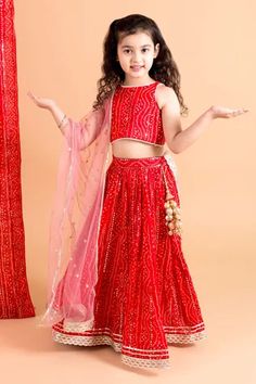 Baby Lehenga Designs, Chaniya Choli Designs Navratri, Bandhani Dress Pattern, Bandhani Lehenga, Baby Lehenga, Indian Dresses For Kids, Chaniya Choli Designs, Garba Dress, Print Lehenga