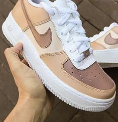 Tenis Air Force, Shoe Cleaner, Nike Air Force One, Dr Shoes, Nike Shoes Girls, Jordan Shoes Girls, Custom Nike Shoes, All Nike Shoes, Custom Air Force 1