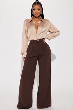 Available In Chocolate And Rust. Trouser Pant High Rise Button Detail Elastic Waist Back Front Pleats Wide Leg Stretch 95% Polyester 5% Spandex Imported | What Matters Most Wide Leg Trouser in Chocolate Brown size 2X by Fashion Nova Brown Pants Outfit, Cute Professional Outfits, Taupe Fashion, Professional Outfits Women, Stylish Work Attire, Business Casual Outfits For Work, Effortlessly Chic Outfits, Elegante Casual, Classy Work Outfits